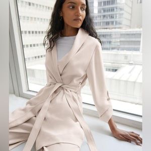 EUC Babaton Khalo Robe Blazer - M